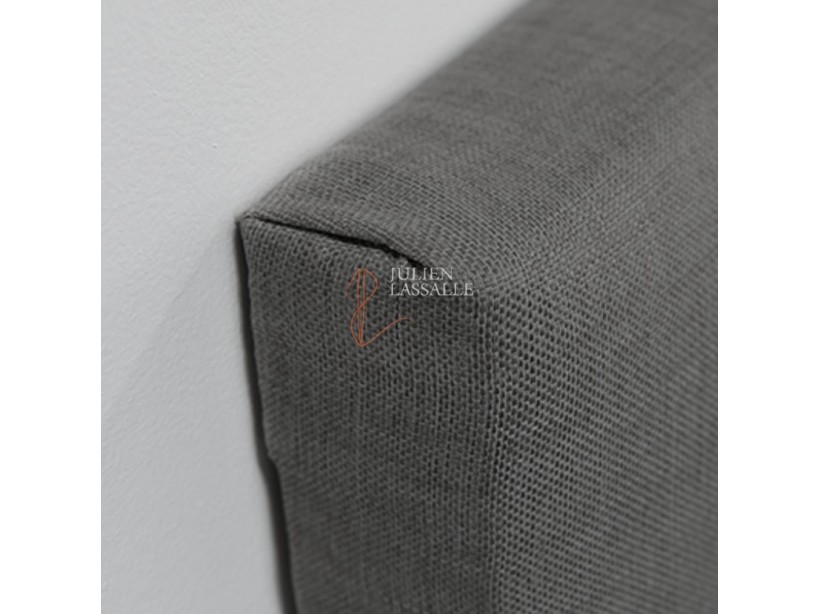 Tête de lit personnalisée Chloé, finition boutonnée.